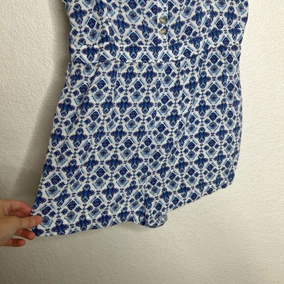 Woman’s American Eagle Romper Size Medium - Picture 2 of 4